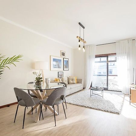 2Br Flat In Bonfim W/ Ac & Balcony By Lovelystay Porto Eksteriør billede