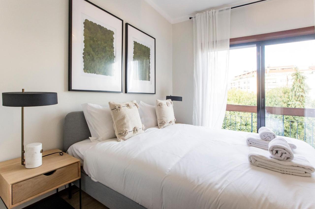 2Br Flat In Bonfim W/ Ac & Balcony By Lovelystay Porto Eksteriør billede