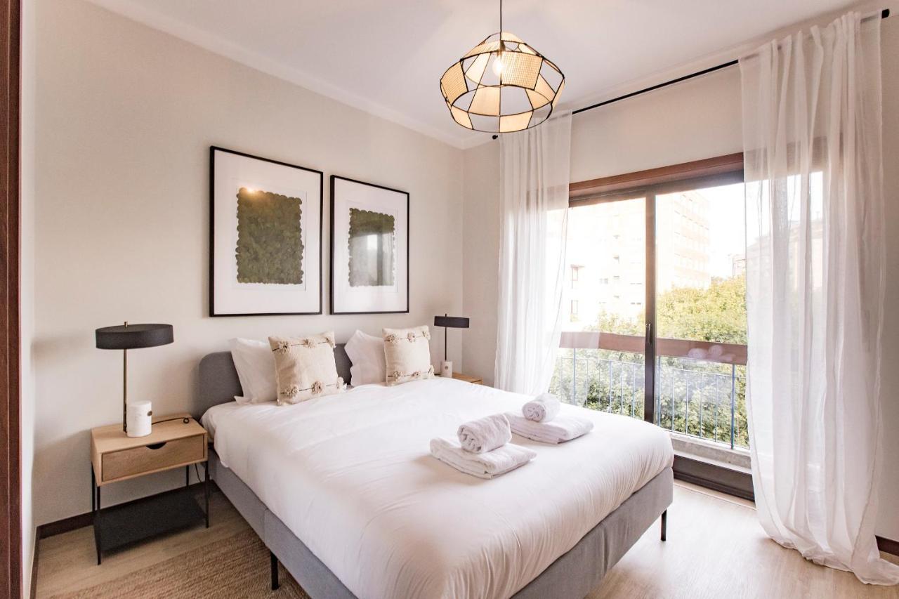 2Br Flat In Bonfim W/ Ac & Balcony By Lovelystay Porto Eksteriør billede