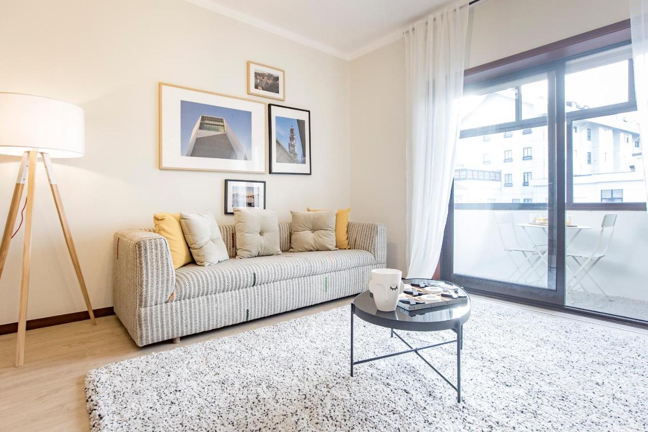 2Br Flat In Bonfim W/ Ac & Balcony By Lovelystay Porto Eksteriør billede