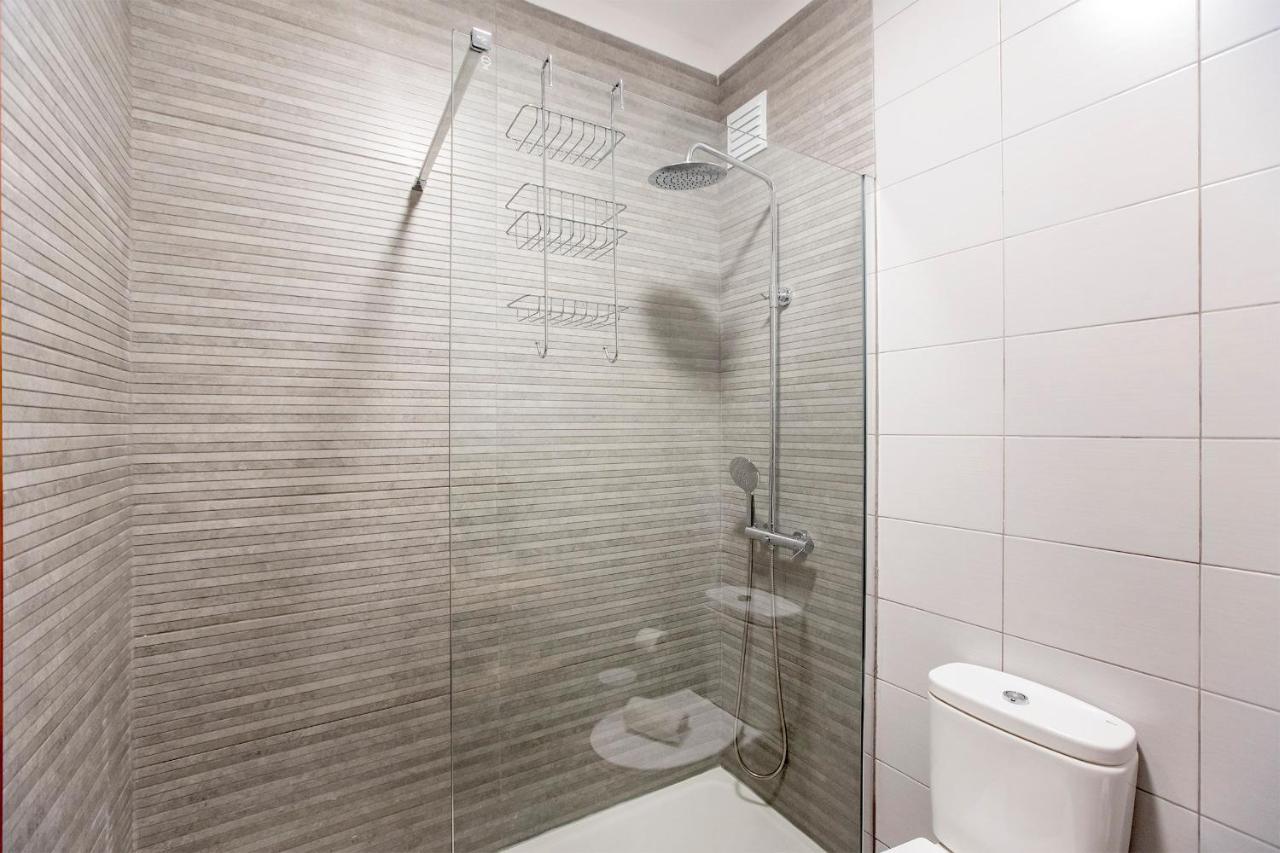 2Br Flat In Bonfim W/ Ac & Balcony By Lovelystay Porto Eksteriør billede