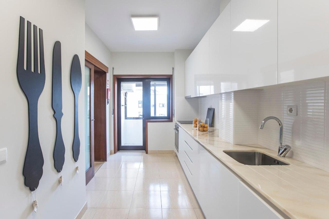 2Br Flat In Bonfim W/ Ac & Balcony By Lovelystay Porto Eksteriør billede