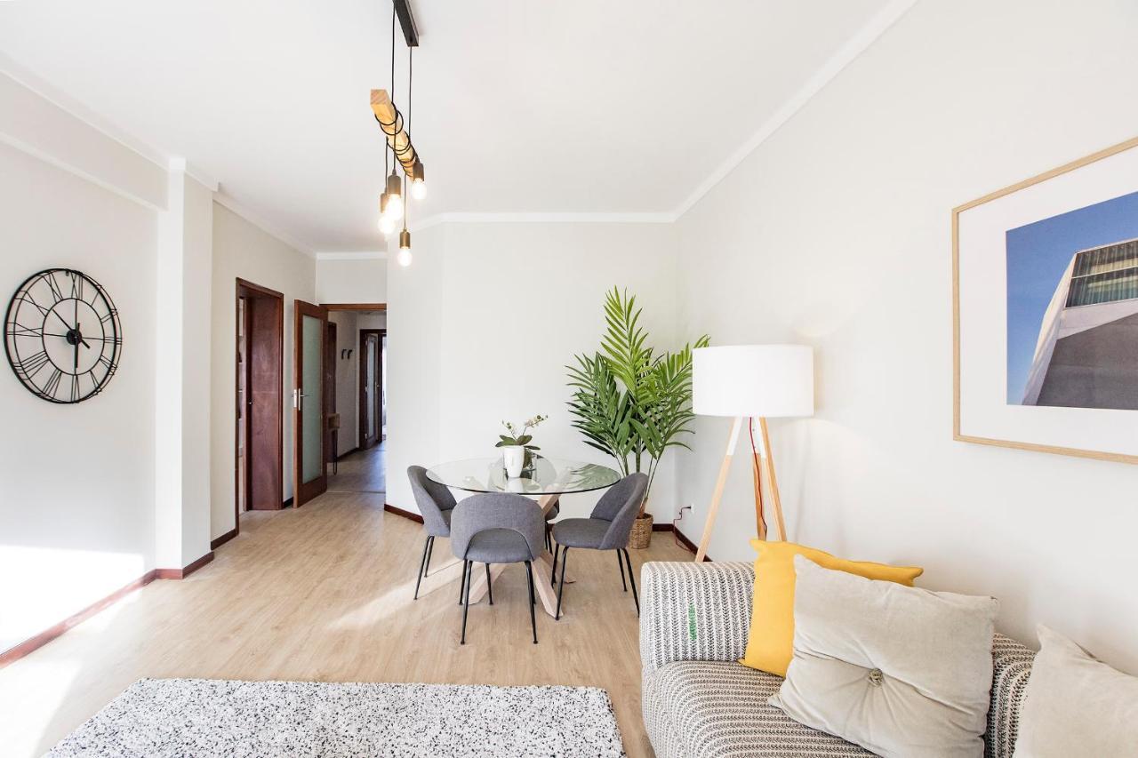 2Br Flat In Bonfim W/ Ac & Balcony By Lovelystay Porto Eksteriør billede