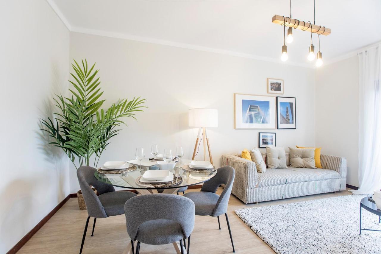 2Br Flat In Bonfim W/ Ac & Balcony By Lovelystay Porto Eksteriør billede